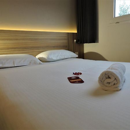 Best Hotel Bordeaux Sud Вильнав-д'Орнон Экстерьер фото